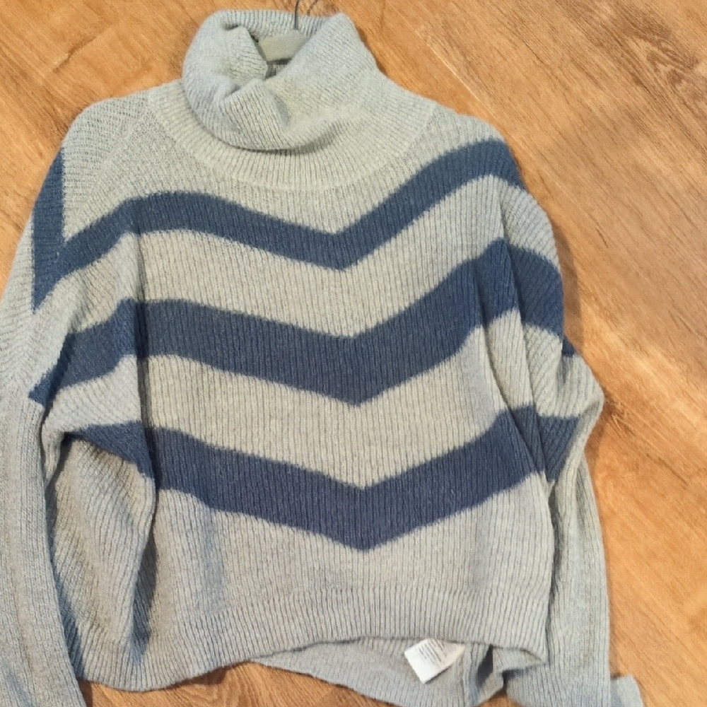 Abercrombie & Fitch Gray and Blue Striped Turtleneck Sweater